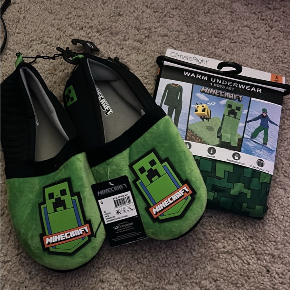 Cuddl Duds Green Minecraft Thermal Set